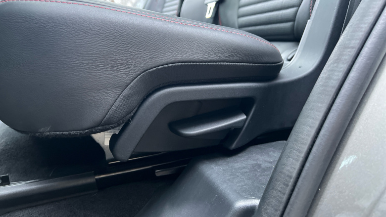 Land Rover Discovery Sport 1.5 P300e R-Dynamic HSE 5dr Auto [5 Seat] Station Wagon